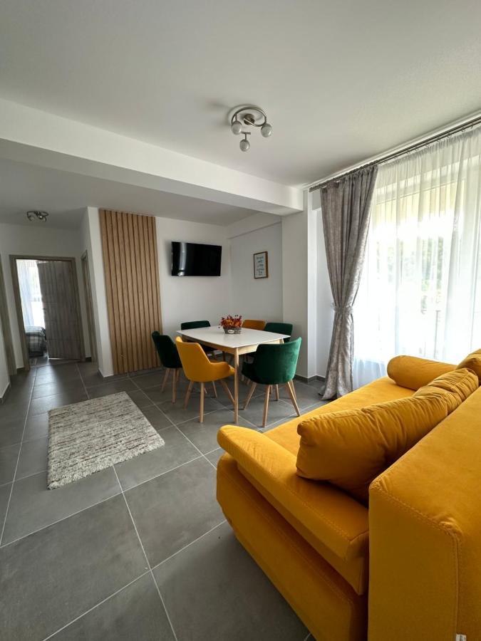 Apartamente Arinis Gura Humorului Exterior photo