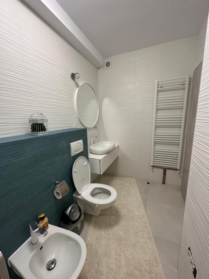 Apartamente Arinis Gura Humorului Exterior photo