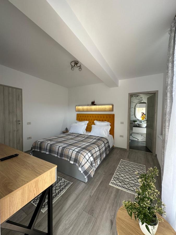 Apartamente Arinis Gura Humorului Exterior photo