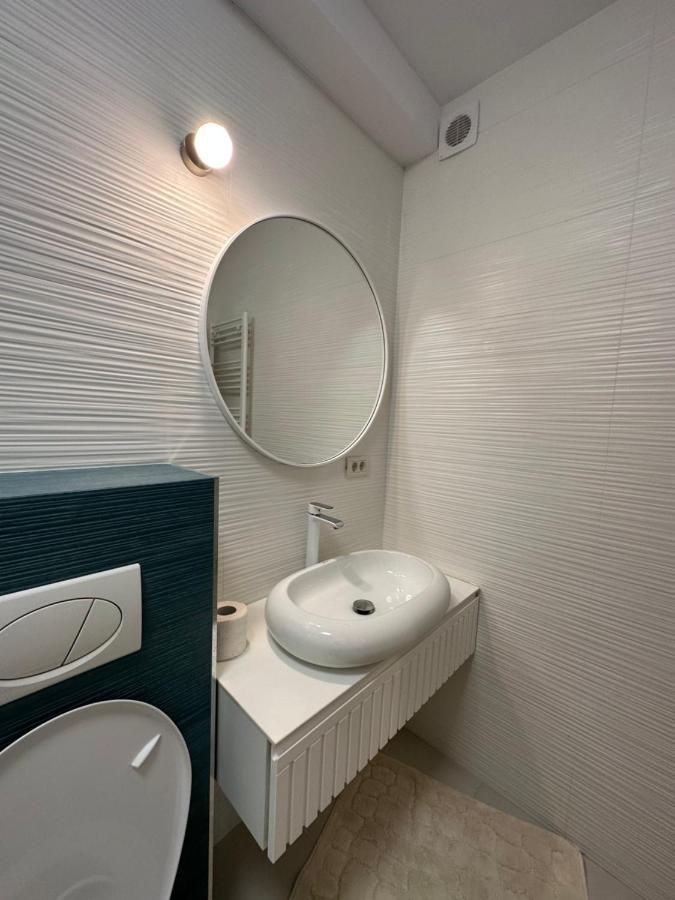 Apartamente Arinis Gura Humorului Exterior photo