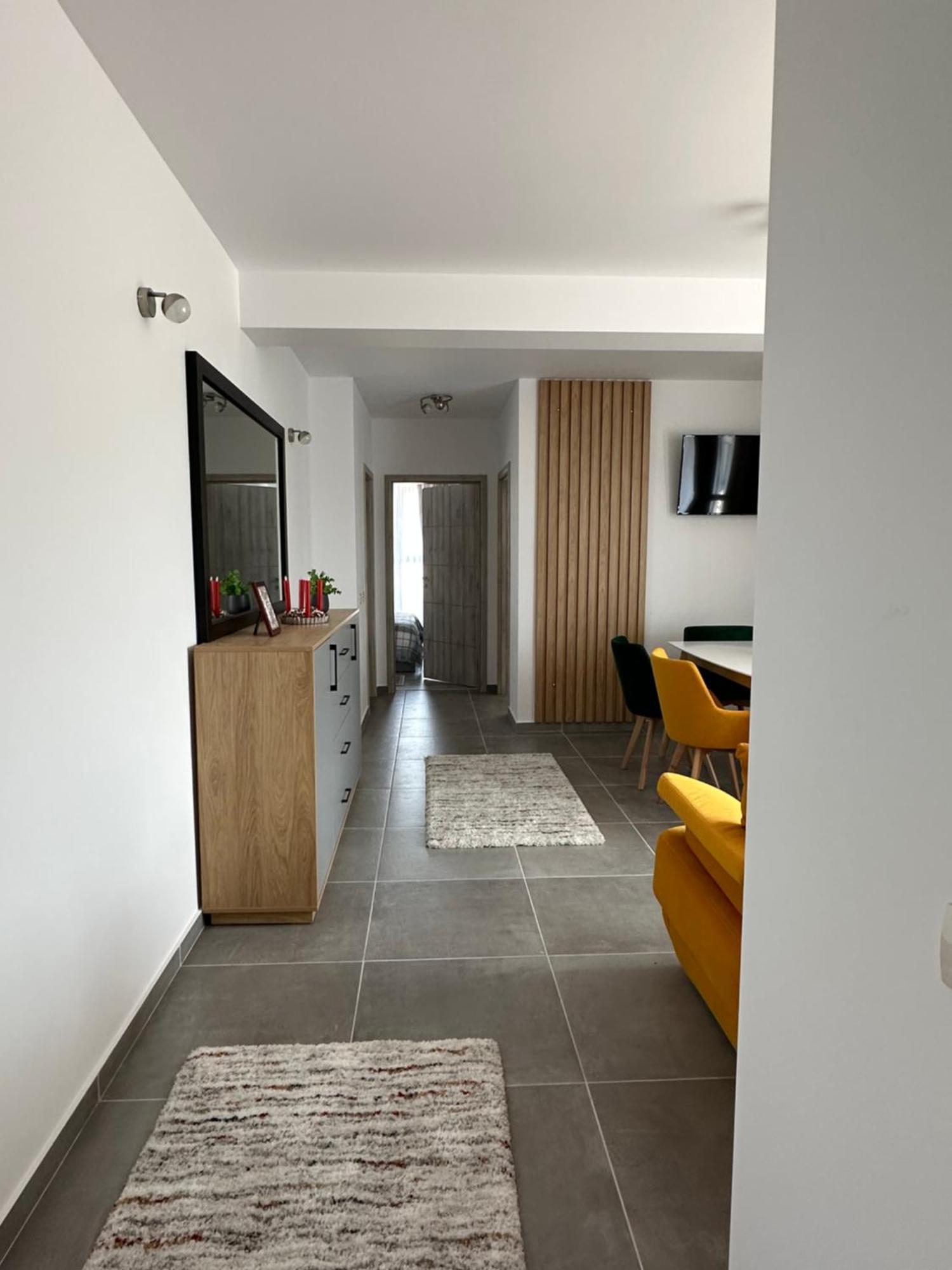 Apartamente Arinis Gura Humorului Exterior photo