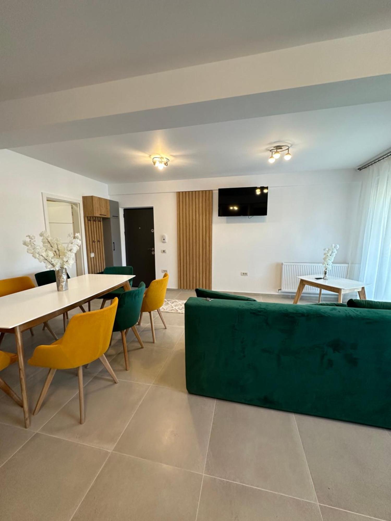 Apartamente Arinis Gura Humorului Exterior photo