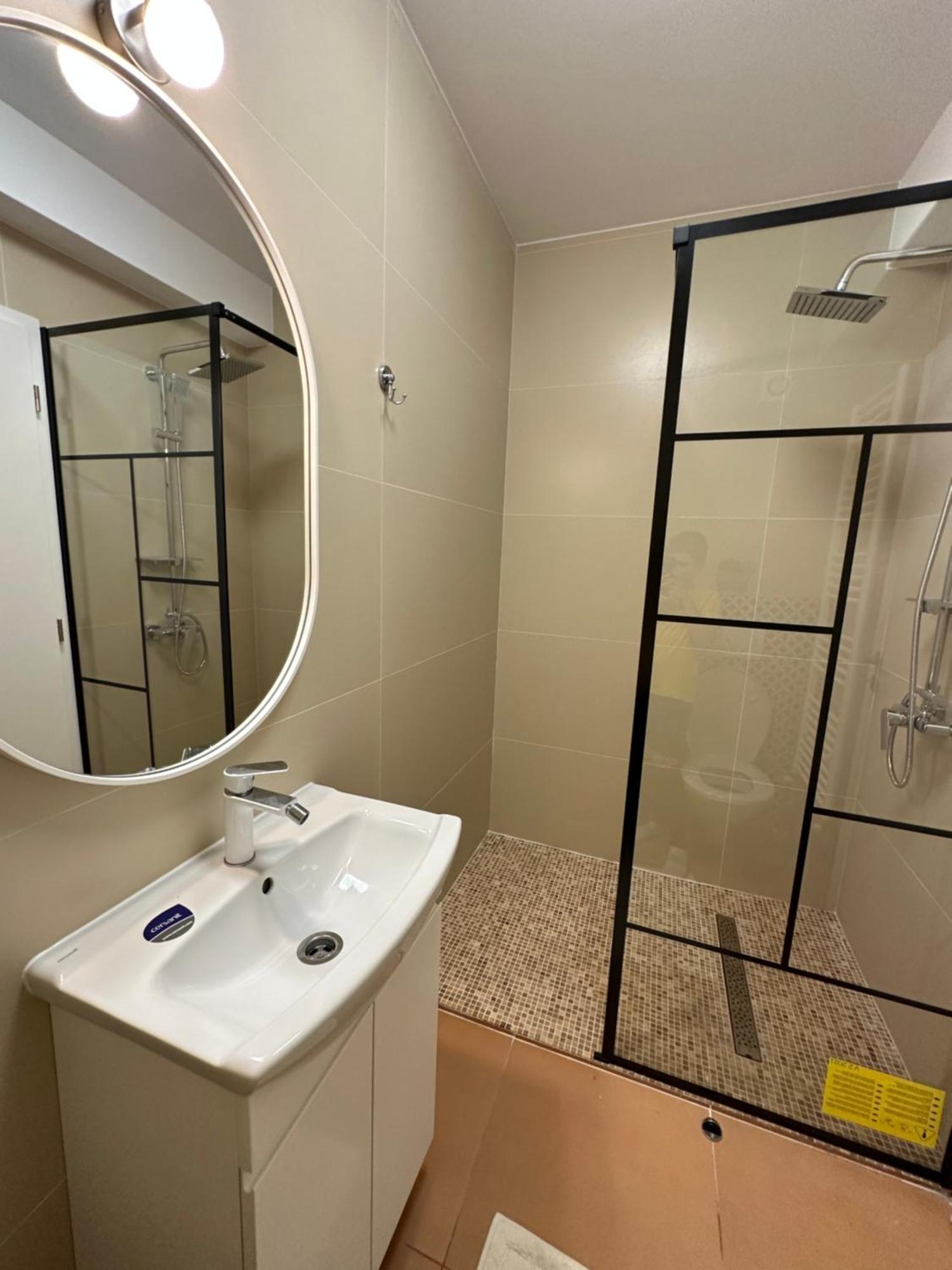 Apartamente Arinis Gura Humorului Exterior photo